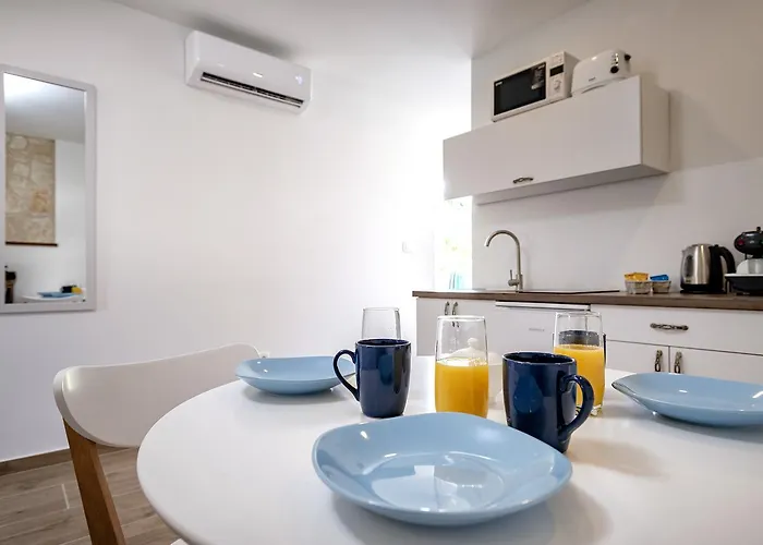 King's Landing - Hvar * هفار